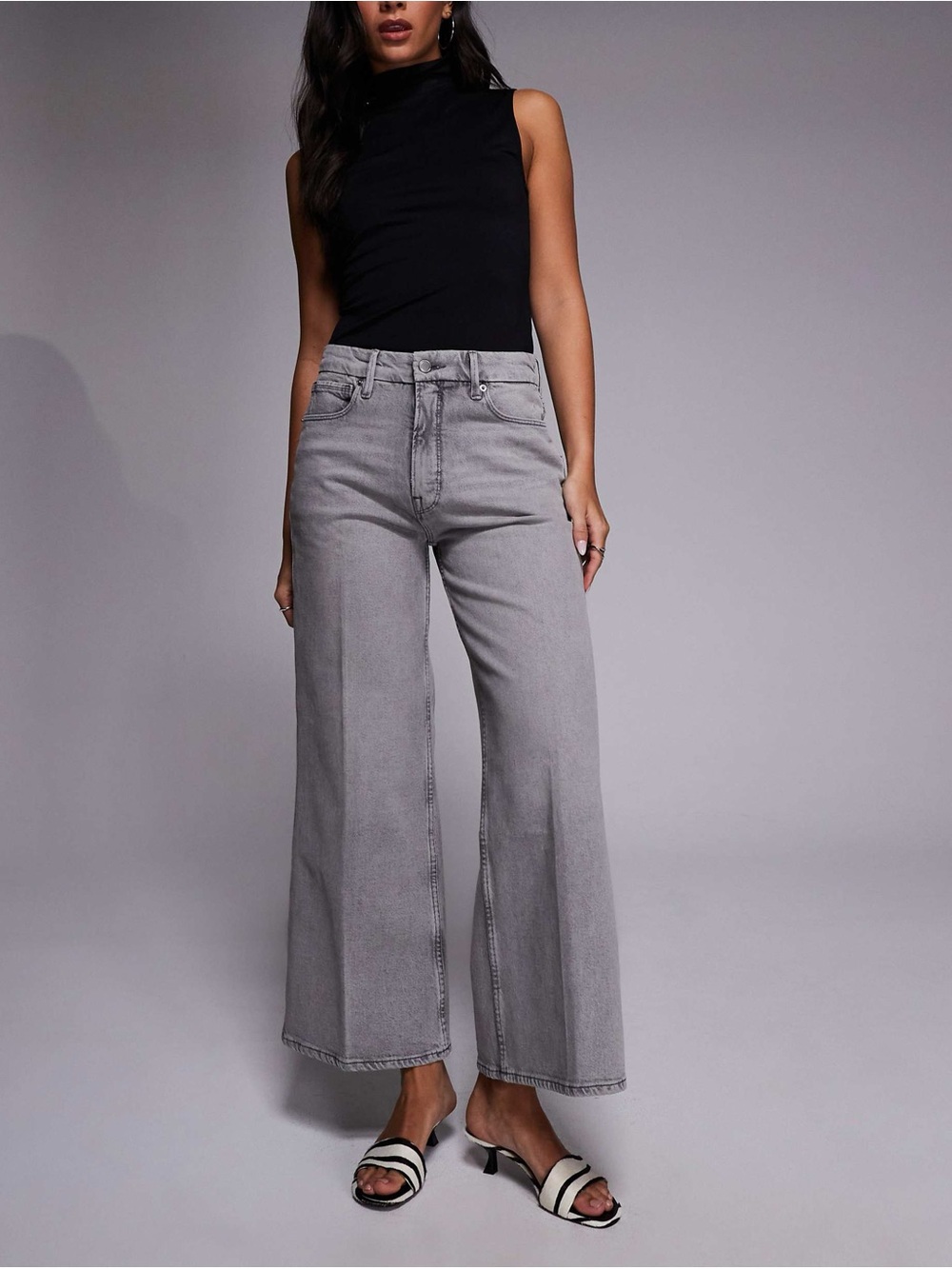 Good American Good Skate Crop Jeans Grey